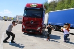 Mercedes-Benz Lucky-Trucker Fitness-Day-Aktion mit Abfahrts-Weltmeister Patrick Küng